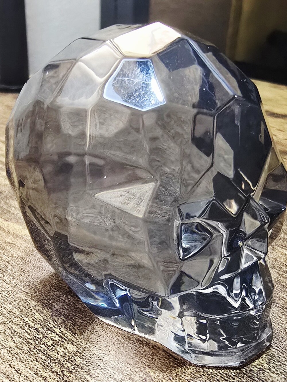 Ganz Crystal Expressions Skull Figurine – Faceted Acrylic Gothic Decor Piece - Picture 9 of 10